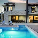 Holiday home Luxurious Home In Dubrava Kod Sibenika With Sauna