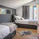 Holiday home Luxurious Home In Dubrava Kod Sibenika With Sauna *