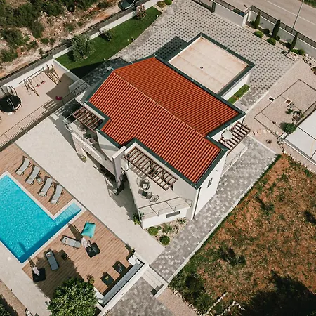 Hébergement de vacances Luxurious In Kod Sibenika With Sauna Dubrava (Sibenik-Knin)