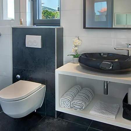 Luxurious In Kod Sibenika With Sauna *
