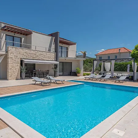 Luxurious In Kod Sibenika With Sauna Dubrava (Sibenik-Knin)