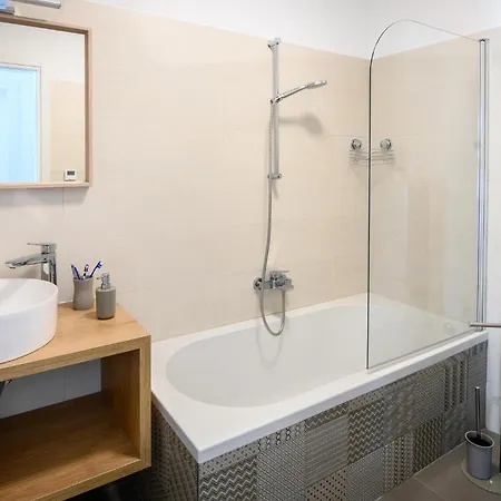 Luxurious In Kod Sibenika With Sauna Dubrava (Sibenik-Knin)