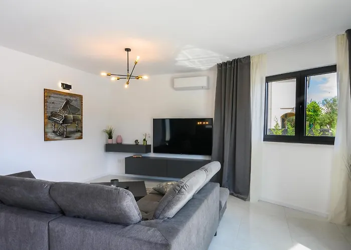 Gorgeous In Kod Sibenika בית נופש *