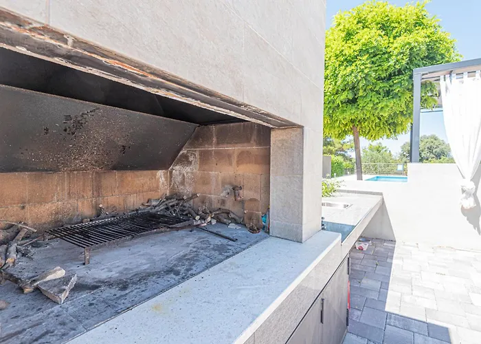 Gorgeous In Kod Sibenika בית נופש