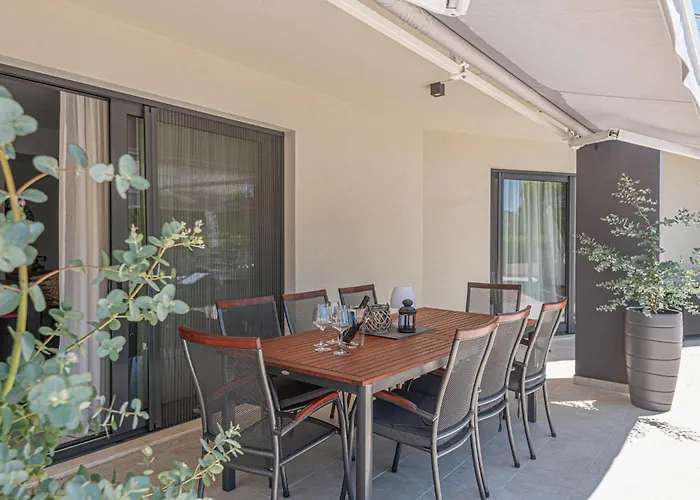 Gorgeous In Kod Sibenika בית נופש